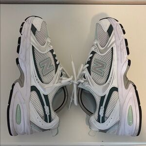 New Balance White and Teal Sneakers